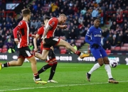 开云体育-谢菲联客场惜败利物浦，困境依旧的简单介绍