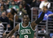 开云体育官网-凯尔特人横扫热火，易建联惊艳四座