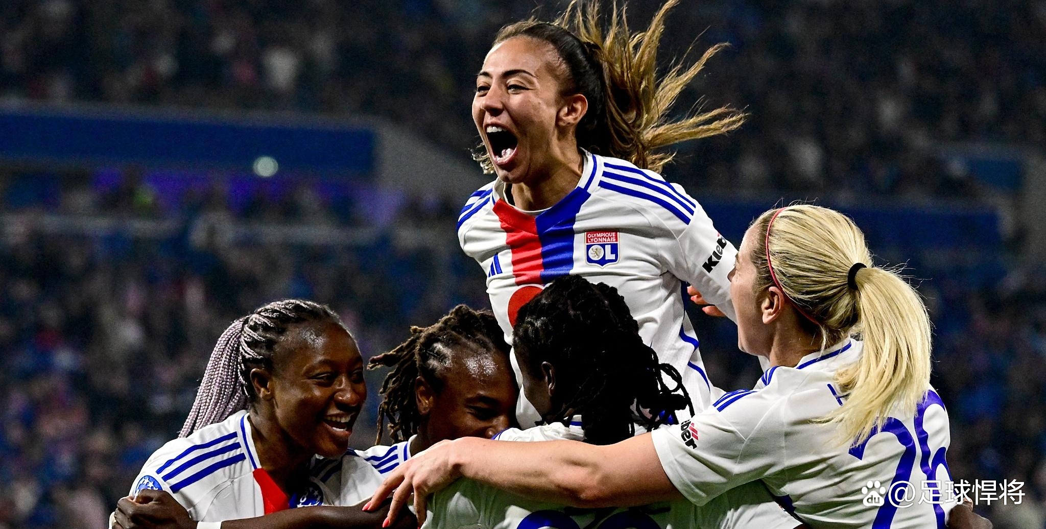 里昂主场连胜，队员表现精彩