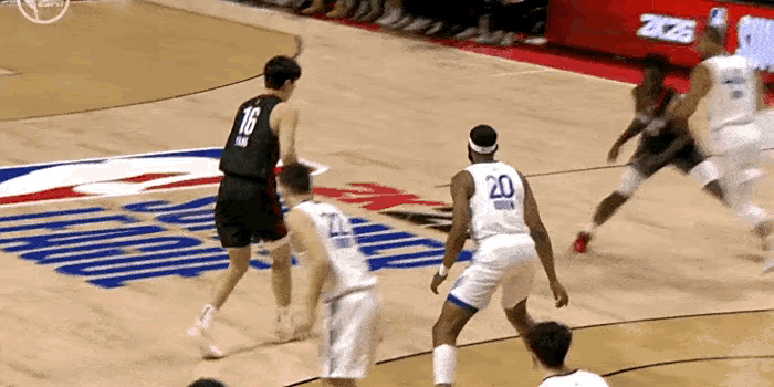 开拓者队主场气势如虹，击败对手轻松