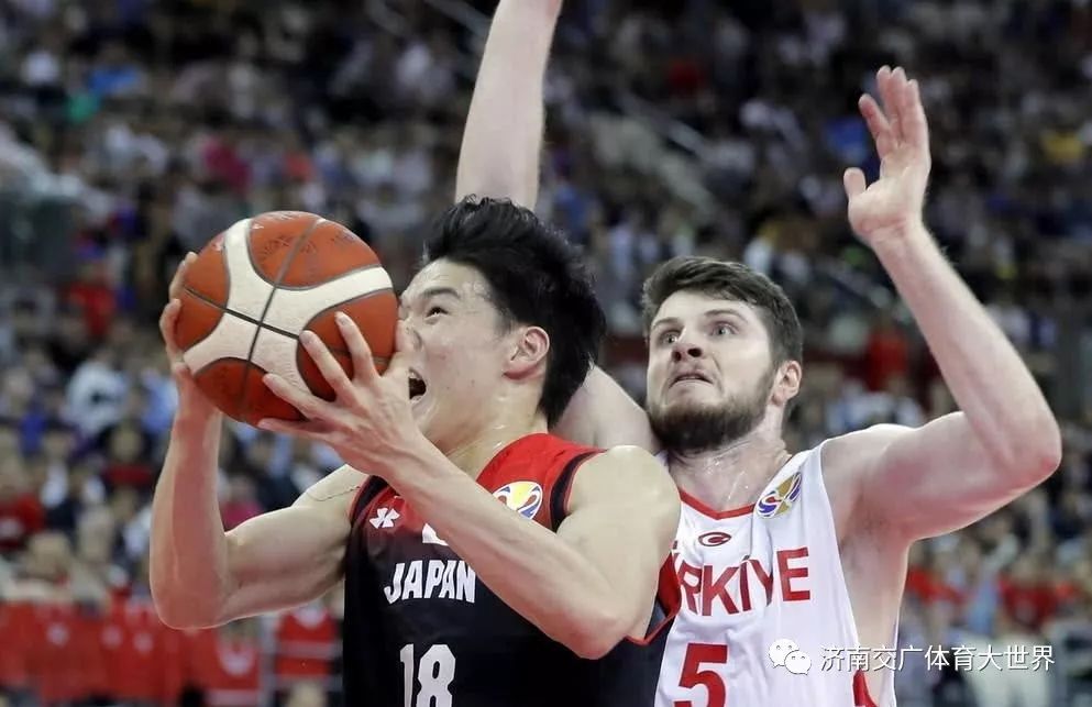 波兰队逆转中国队，波尔点燃赛场