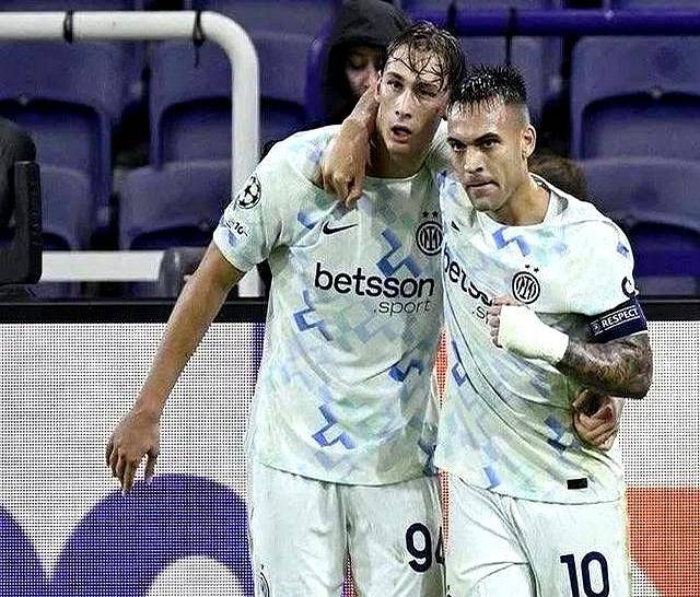 国际米兰客场大胜,继续压迫对手 国际米兰客场大胜,继续压迫对手