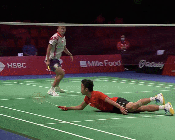 法国队鏖战丹麦队,石宇奇统治全场 法国队鏖战丹麦队,石宇奇统治全场