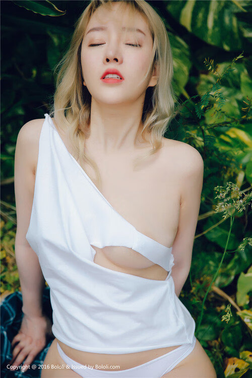 黑铁与丝绸的对决,贝林厄姆用一双黑色眼睛主宰绿茵走向