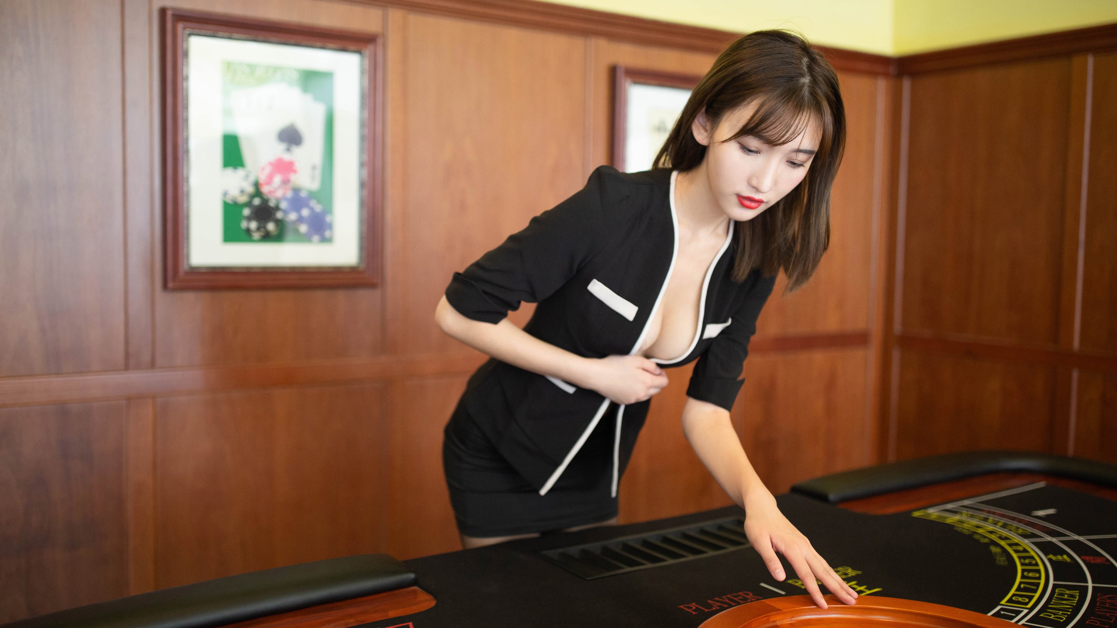 冰火之间的唯一闪光,恩佐如何用一脚球洞穿瑞典与波兰的宿命枷锁