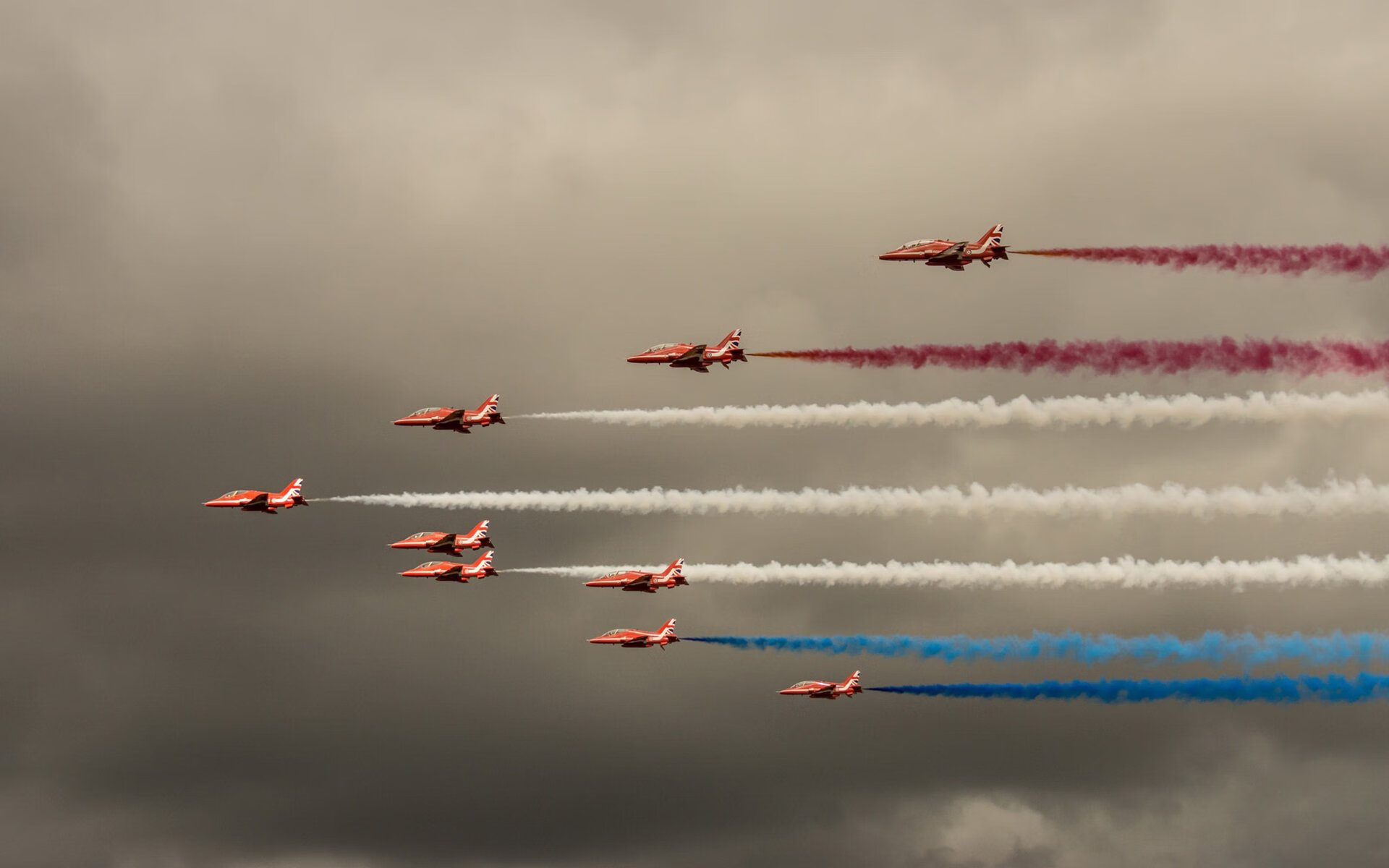足球双响炮，拉什福德爆发梅开二度，亚特兰大补时绝杀阿尔及利亚