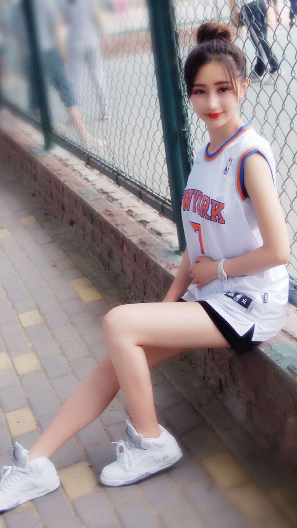 绿茵交响，阿圭罗的转换艺术与喀麦隆之矛终结尼斯神话